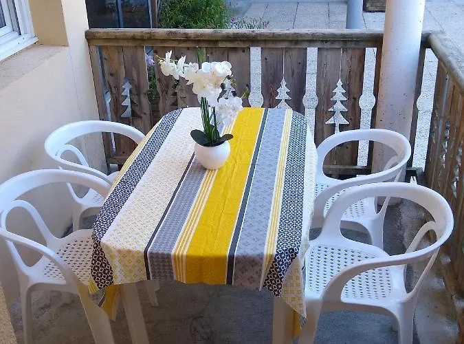 T2 3 Etoiles Piscine Chauffee Sauna Hammam *